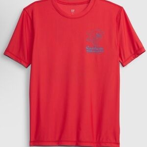 NWOT GAP Red Shark Graphic RashGuard Size Medium